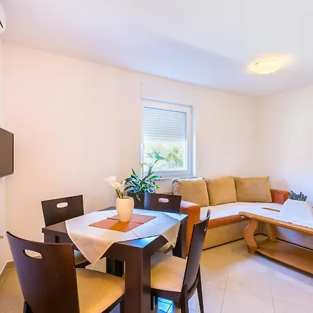 Boro - A6 Second Floor - Mpolo * Medolino