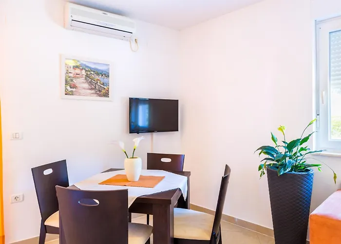 Boro - A6 Second Floor - Mpolo Apartment *