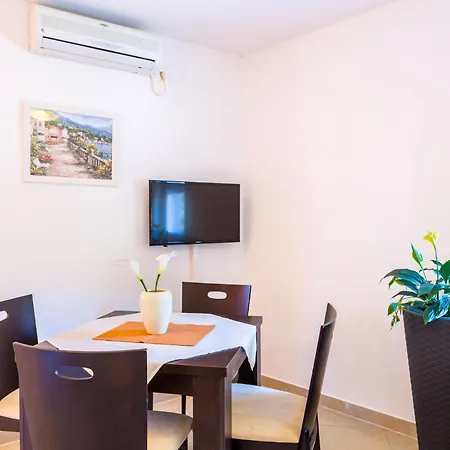 Boro - A6 Second Floor - Mpolo Apartment *