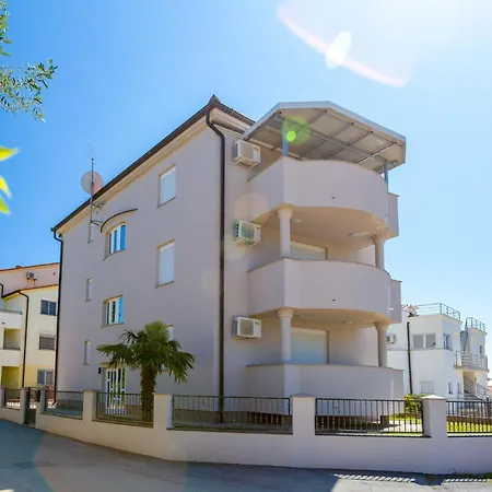 Boro - A6 Second Floor - Mpolo Medulin