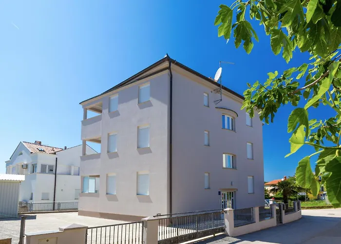 Boro - A6 Second Floor - Mpolo Appartement *